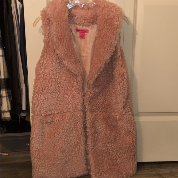 Fur vest - Picture 1 of 3